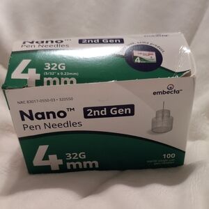 Nano Green and White Pen Needles